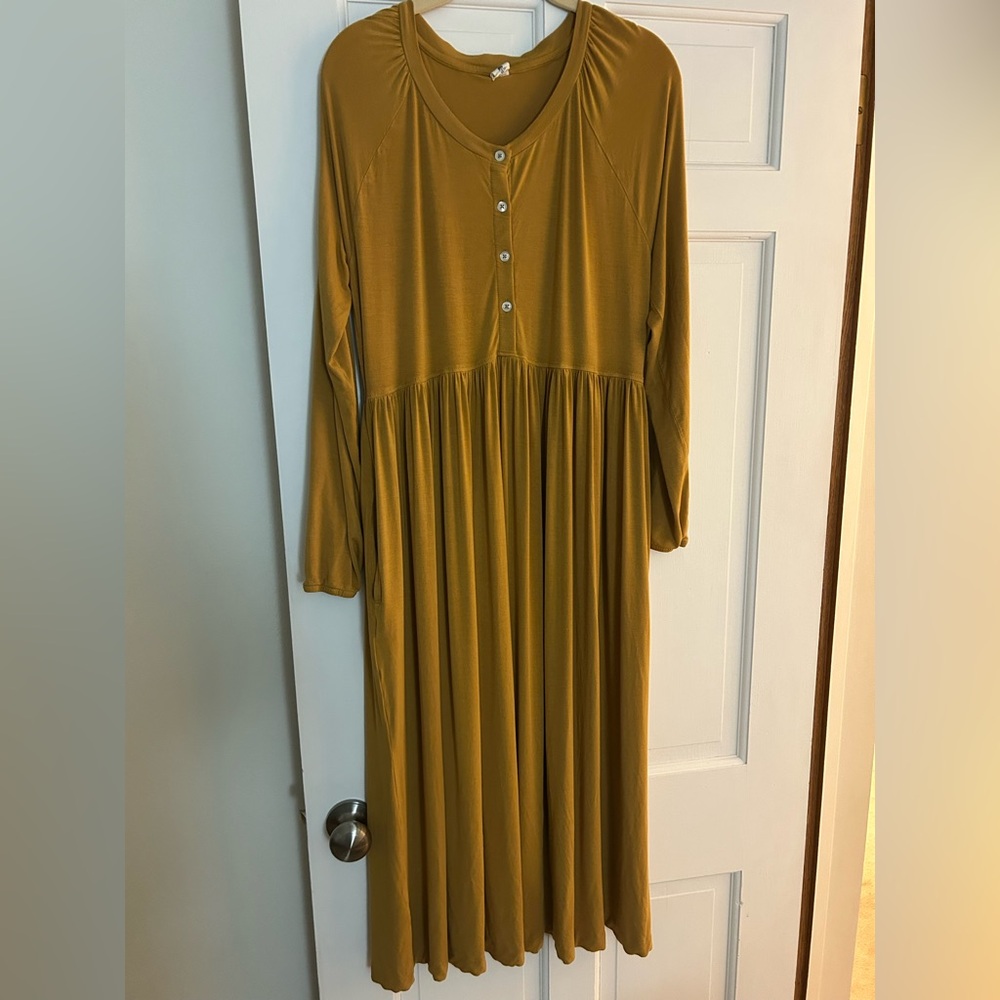 Kate Quinn women’s gathered button pocket dress. Size XL. Pre owned. Bamboo.